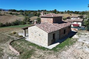 Casale a Avigliano Umbro