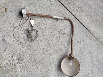 lampada a braccio flessibile industriale antica