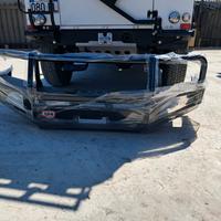 Nissan Patrol  paraurto anteriore arb. 