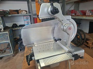 Affettatrice verticale con lama da 35