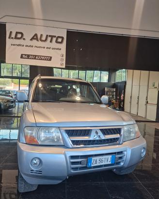 Mitsubishi Pajero 3.2 16V DI-D 5p. GLX 7 posti