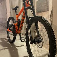 Bici downhill DH Scott Gambler 730