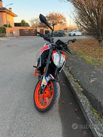 KTM  Duke