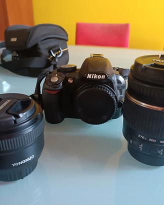 Nikon D3100 più obiettivi e accessori 