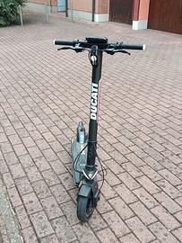 Monopattino elettrico Ducati Pro 3