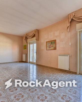 Appartamento di 134 m² con 5 locali e box auto a V