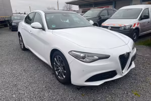 Alfa Romeo Giulia 2.0 Turbo 200 CV AT8 Super
