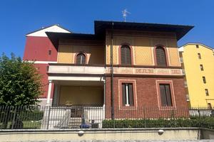 VILLA INDIPENDENTE CON AMPIO GIARDINO PRIVATO- Via