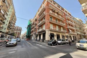 Bottega 7 luci LOCATA (Via Oliveto Scammacca)