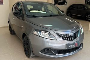 Lancia Ypsilom III firefly hybrid Silver s&s