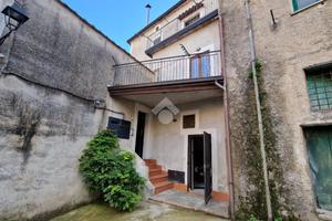 2 LOCALI A GIFFONI SEI CASALI