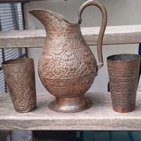 Brocca con due tazze rame