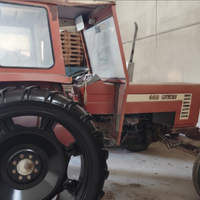 Trattore agricolo Fiat 666
