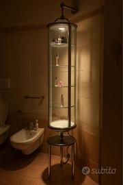 Elegante Vetrina rotonda illuminata con sgabello