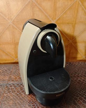 Macchina caffè NESPRESSO  ESSENZA INISSIA – Krups