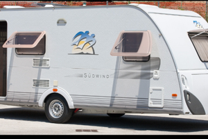 Knaus Sudwind Azur 6 posti condizionatore