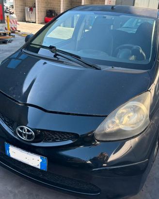 TOYOTA AYGO per ricambi usati
