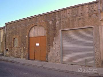 Immobile 460 mq casa, terreno edific. e 2 garage