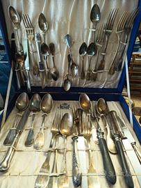 forchette coltelli e cucchiaio 