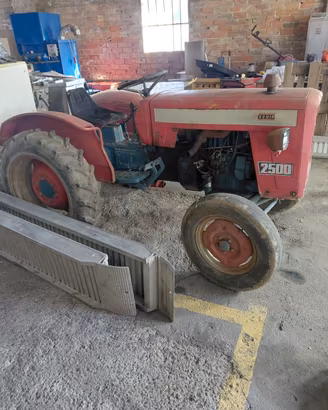 trattore carraro