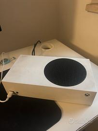 Xbox Serie S con Scatolo