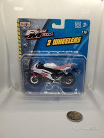Maisto " Fresh Metal Two Wheelers " Yamaha R6 2009