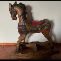 Cavallo a dondolo antico
