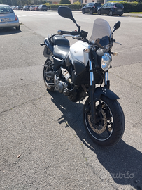 Moto Yamaha MT3
