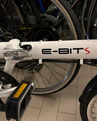 E-Bits. Bici elettroassistita pieghevole.