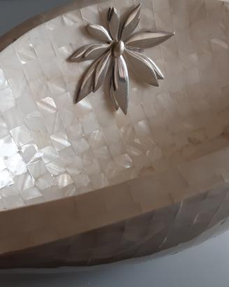 Centrotavola Sovrani in madreperla e argento