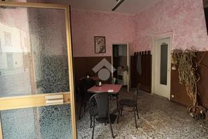 NEGOZIO A ROMANO DI LOMBARDIA