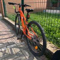 Bicicletta rockrider st500