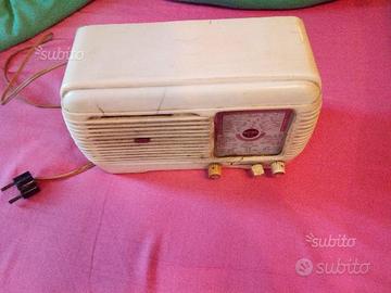 Radio d'epoca a valvole NOVA D3