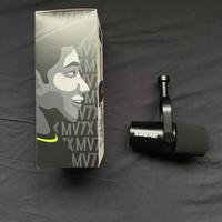 Shure MV7X + Cavo High Quality