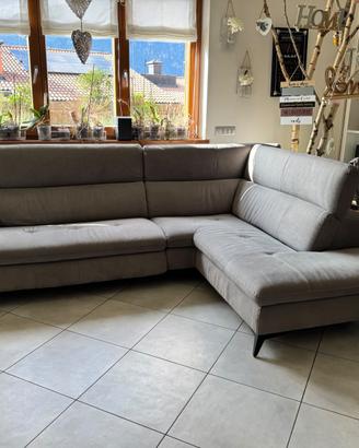 Divano con relax elettrico