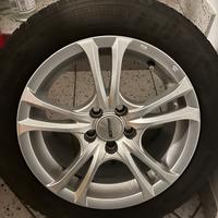 Cerchi  lega GMP per Polo con gomme 4 stagioni