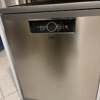 lavastoviglia Beko modello BNFN36650XC