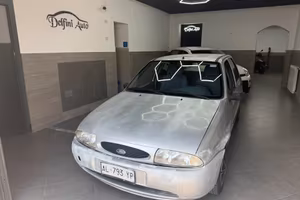 Ford Fiesta 1.2i 16V cat 5 porte Ghia