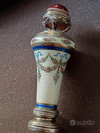 Un sigillo da cera lacca antico, ceramica-argento