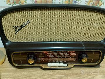 Radio a transistor vintage anni 40