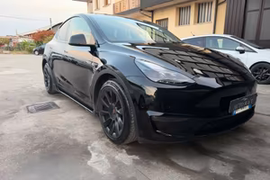 Tesla Model Y Long Range AWD