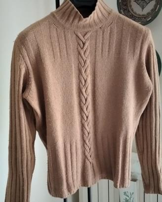 Maglione con treccia.