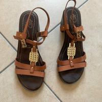 Scarpe sandalo in pelle numero 39. Nuovo