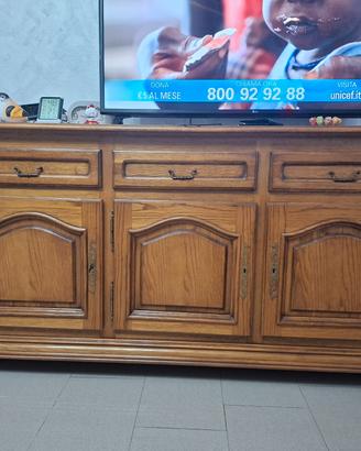 Mobile in legno massello stile classico