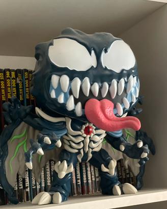 Giant funko pop Venom x monster hunter