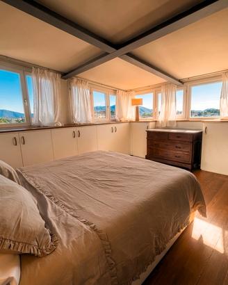 Mansarda Vista Mura con 2 Bagni - Fuori ZTL (5 P)