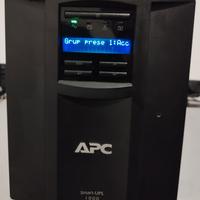 Gruppo di continuità APC Smart-UPS 1000 SMT1000I