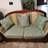 divano antiquariato verde ed oro 