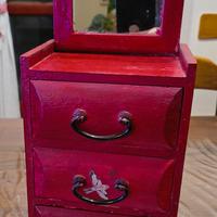 Mobiletto porta gioie in legno con specchio 