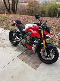 Ducati Streetfighter v4s full Akra